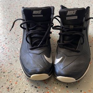 Nike Team Hustle D7
